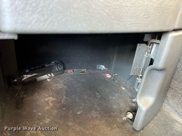 image for item DQ2140 2020 Volvo VNL860  semi truck