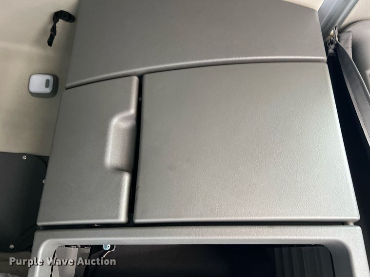 image for item DQ2140 2020 Volvo VNL860  semi truck