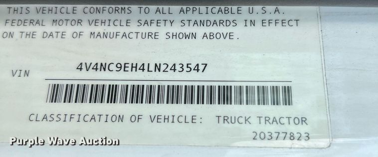 image for item DQ2140 2020 Volvo VNL860  semi truck