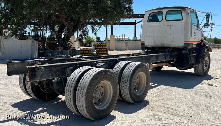 image for item DQ2145 2002 Sterling LT9500  truck cab and chassis