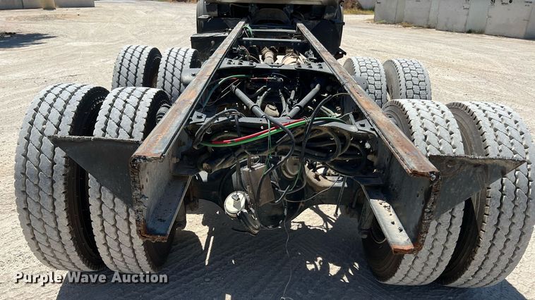 image for item DQ2145 2002 Sterling LT9500  truck cab and chassis