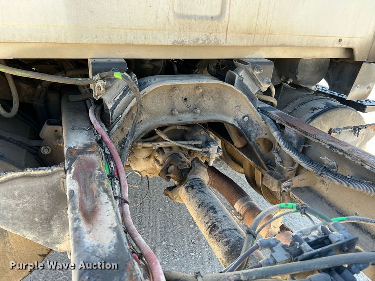 image for item DQ2145 2002 Sterling LT9500  truck cab and chassis