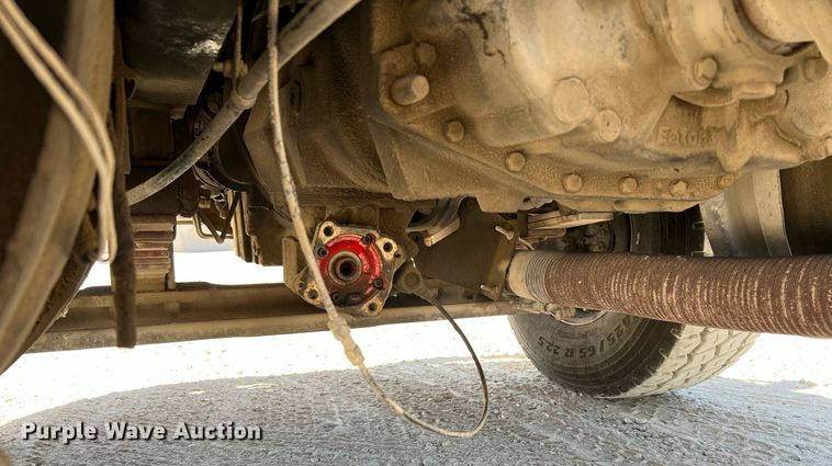 image for item DQ2145 2002 Sterling LT9500  truck cab and chassis