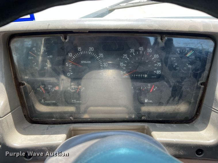 image for item DQ2145 2002 Sterling LT9500  truck cab and chassis