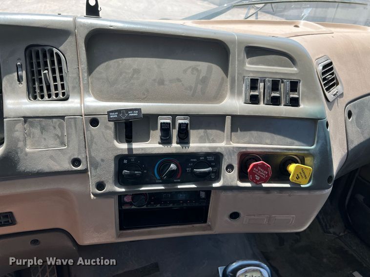 image for item DQ2145 2002 Sterling LT9500  truck cab and chassis