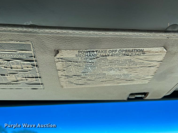 image for item DQ2145 2002 Sterling LT9500  truck cab and chassis