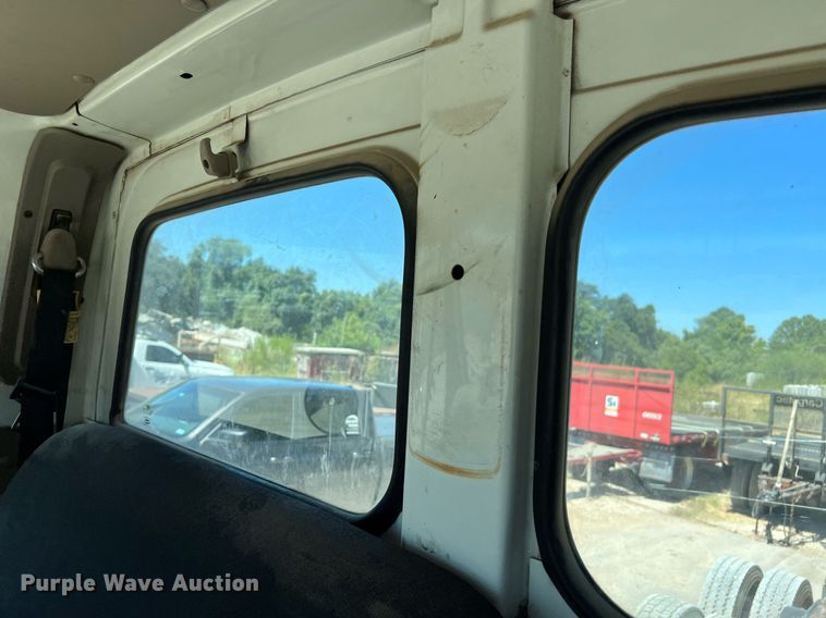 image for item DQ2145 2002 Sterling LT9500  truck cab and chassis