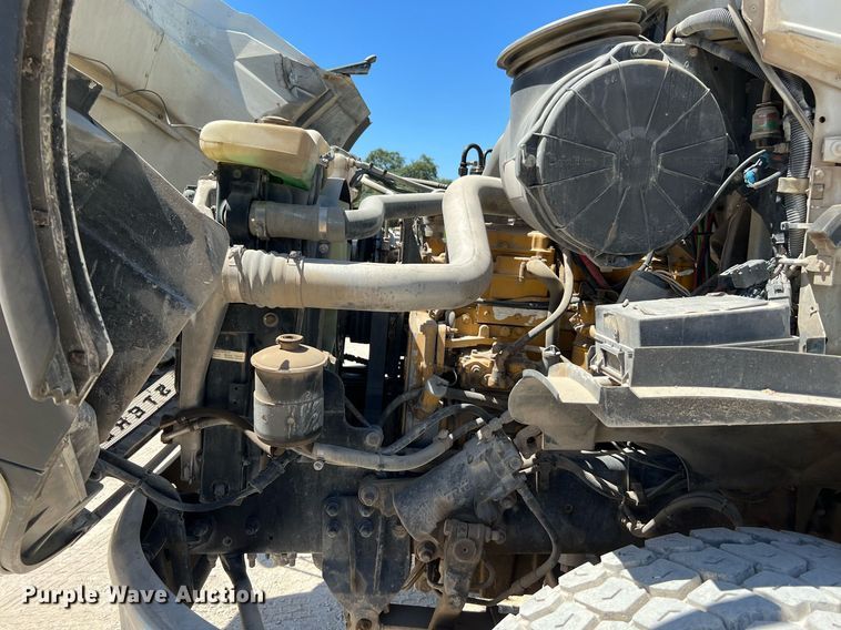 image for item DQ2145 2002 Sterling LT9500  truck cab and chassis