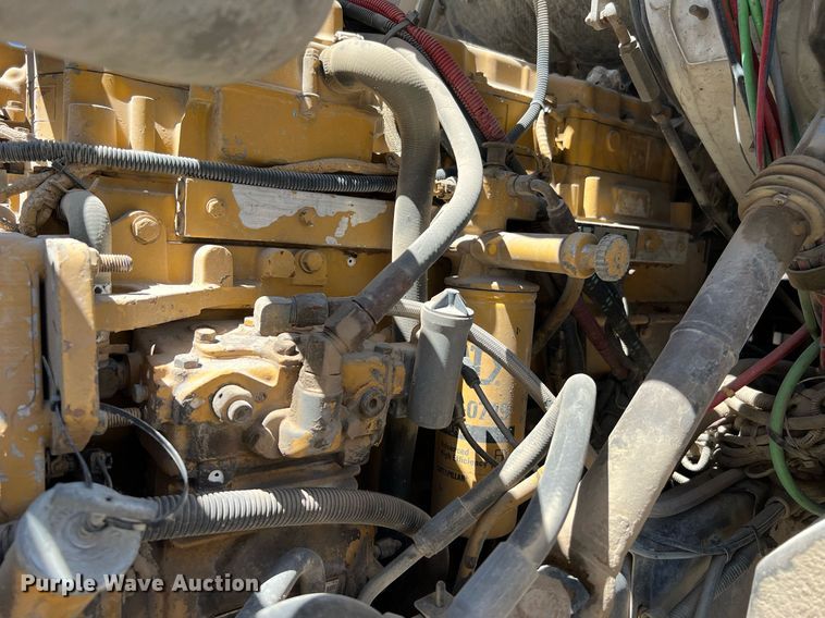 image for item DQ2145 2002 Sterling LT9500  truck cab and chassis