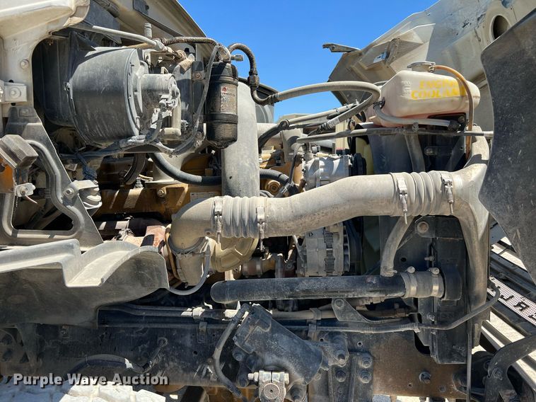 image for item DQ2145 2002 Sterling LT9500  truck cab and chassis