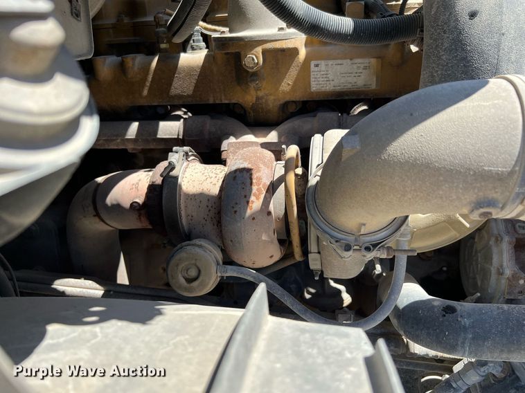 image for item DQ2145 2002 Sterling LT9500  truck cab and chassis