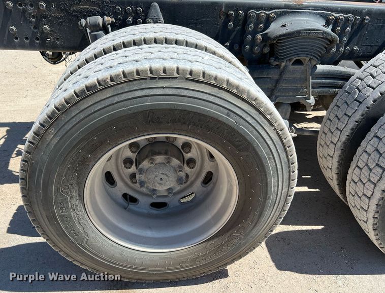 image for item DQ2145 2002 Sterling LT9500  truck cab and chassis