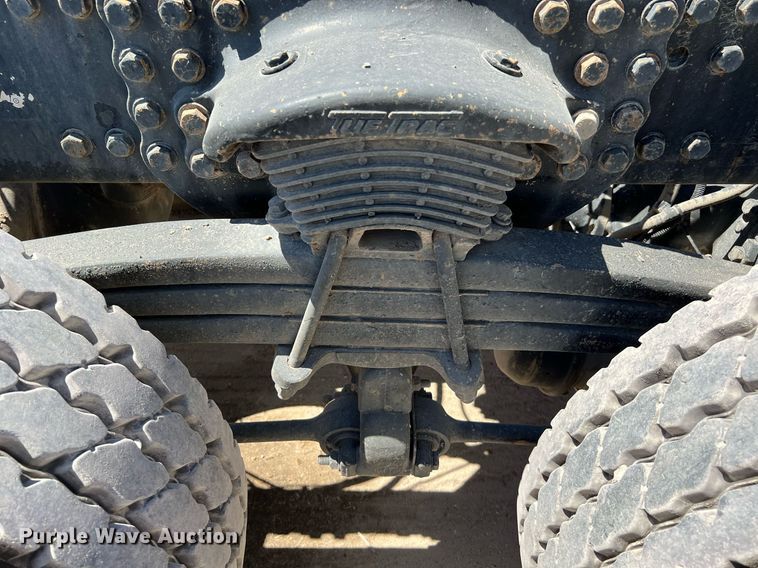 image for item DQ2145 2002 Sterling LT9500  truck cab and chassis