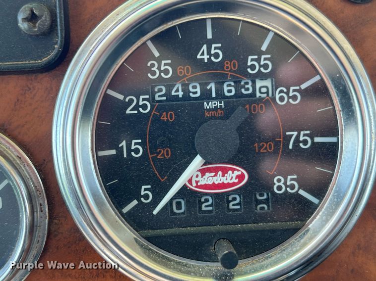 image for item DQ2146 2008 Peterbilt 335  truck cab and chassis