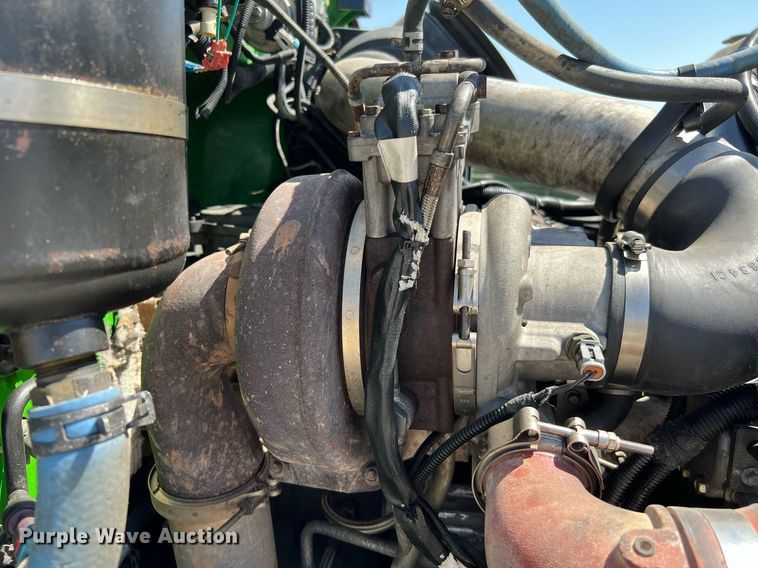 image for item DQ2146 2008 Peterbilt 335  truck cab and chassis