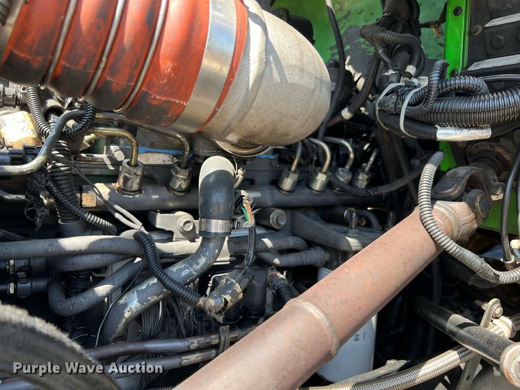 image for item DQ2146 2008 Peterbilt 335  truck cab and chassis