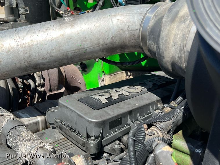 image for item DQ2146 2008 Peterbilt 335  truck cab and chassis