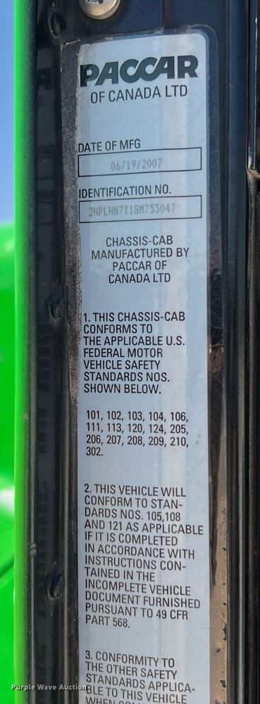 image for item DQ2146 2008 Peterbilt 335  truck cab and chassis