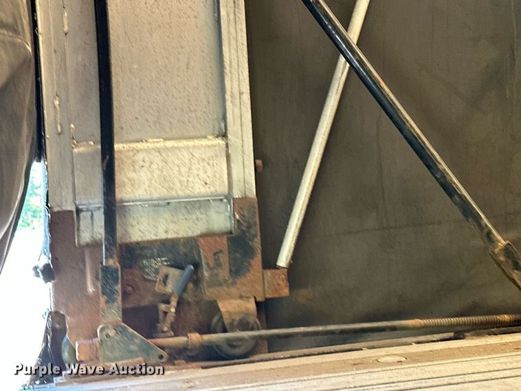 image for item DQ7336 1998 Transcraft  side curtain trailer