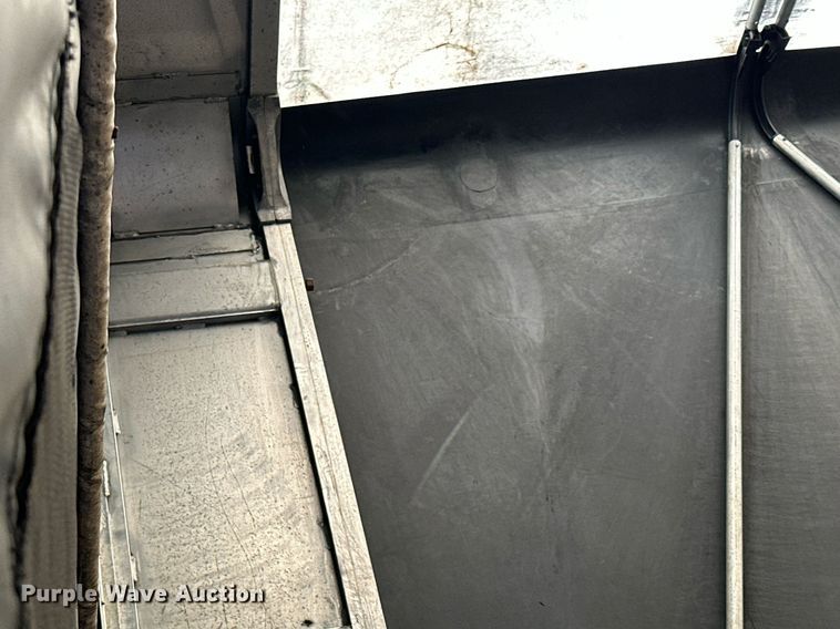 image for item DQ7336 1998 Transcraft  side curtain trailer