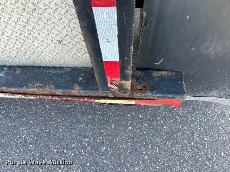 image for item DQ7336 1998 Transcraft  side curtain trailer