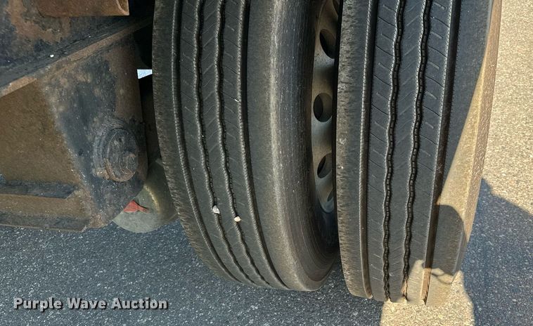 image for item DQ7336 1998 Transcraft  side curtain trailer