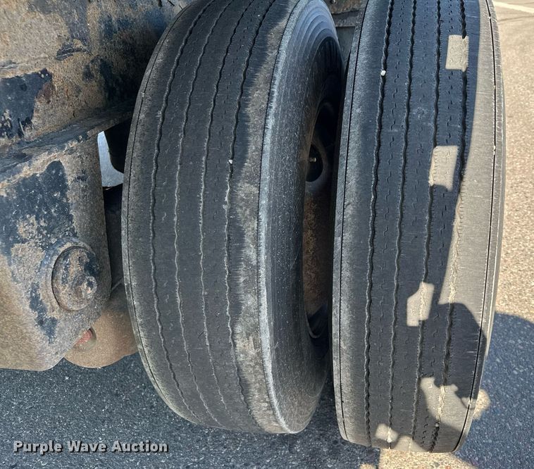 image for item DQ7337 1997 Transcraft Eagle W2  flatbed trailer