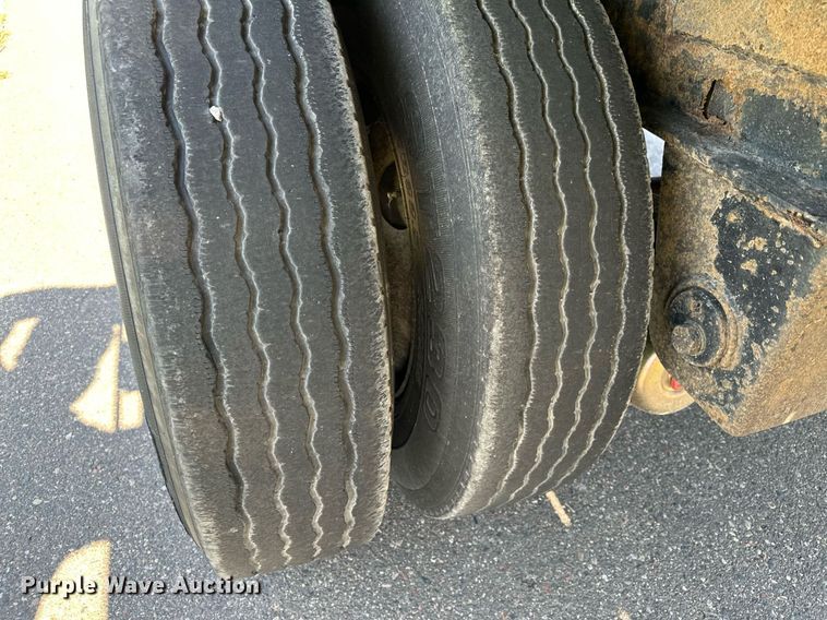 image for item DQ7337 1997 Transcraft Eagle W2  flatbed trailer