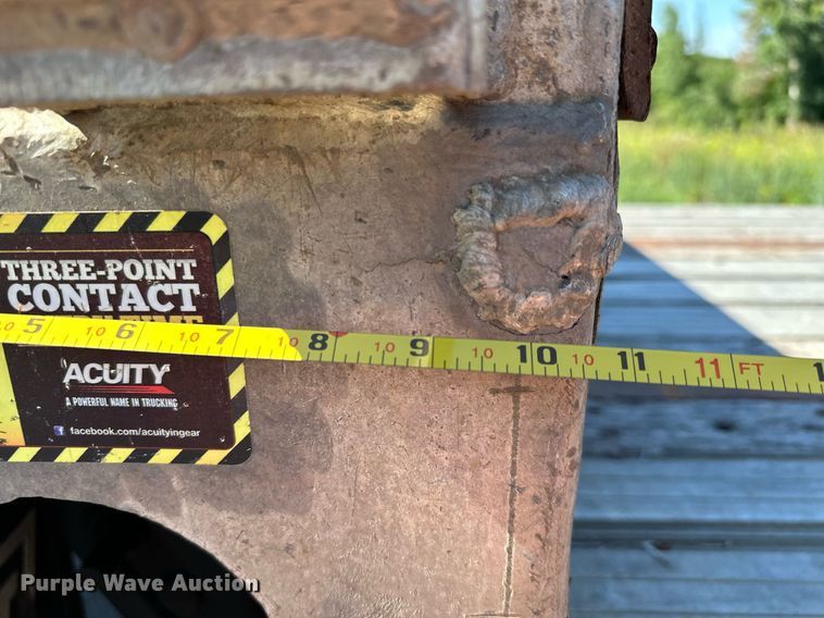 image for item DQ7338 2004 Transcraft D Eagle W2  drop deck trailer