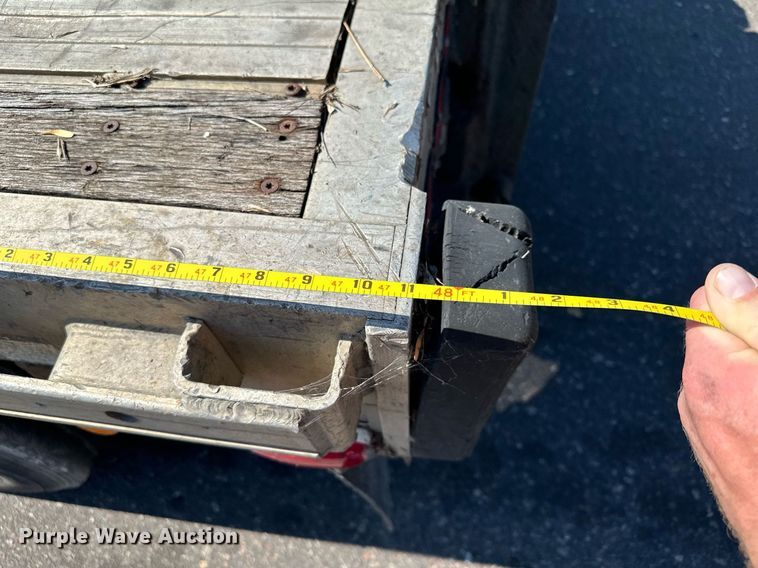 image for item DQ7338 2004 Transcraft D Eagle W2  drop deck trailer