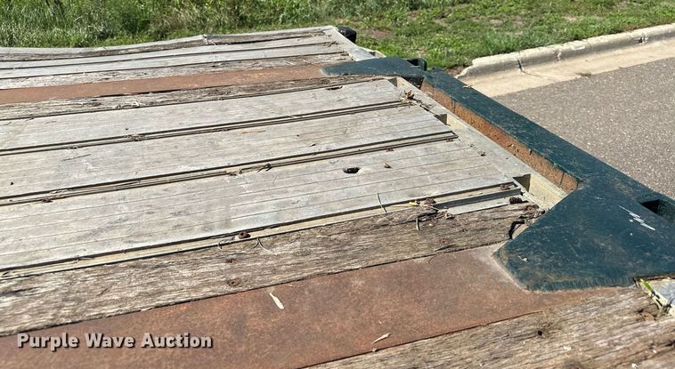 image for item DQ7338 2004 Transcraft D Eagle W2  drop deck trailer