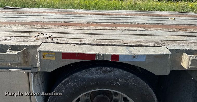 image for item DQ7338 2004 Transcraft D Eagle W2  drop deck trailer