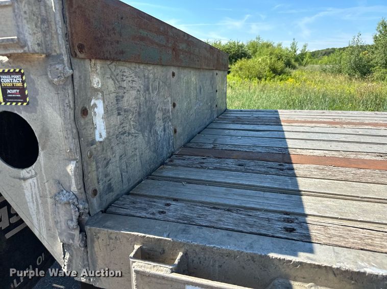 image for item DQ7338 2004 Transcraft D Eagle W2  drop deck trailer