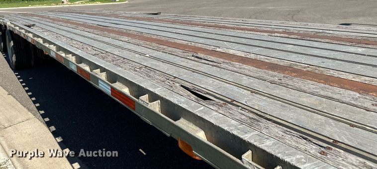 image for item DQ7338 2004 Transcraft D Eagle W2  drop deck trailer