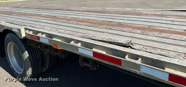 image for item DQ7338 2004 Transcraft D Eagle W2  drop deck trailer