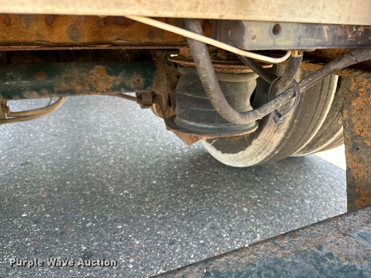 image for item DQ7338 2004 Transcraft D Eagle W2  drop deck trailer