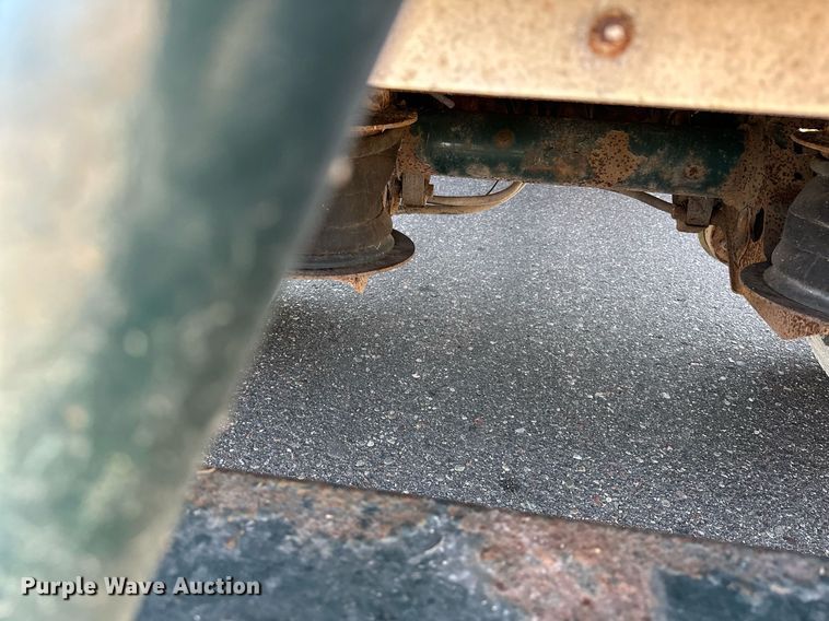 image for item DQ7338 2004 Transcraft D Eagle W2  drop deck trailer