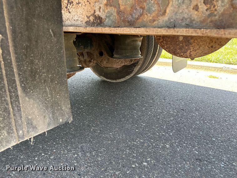 image for item DQ7338 2004 Transcraft D Eagle W2  drop deck trailer