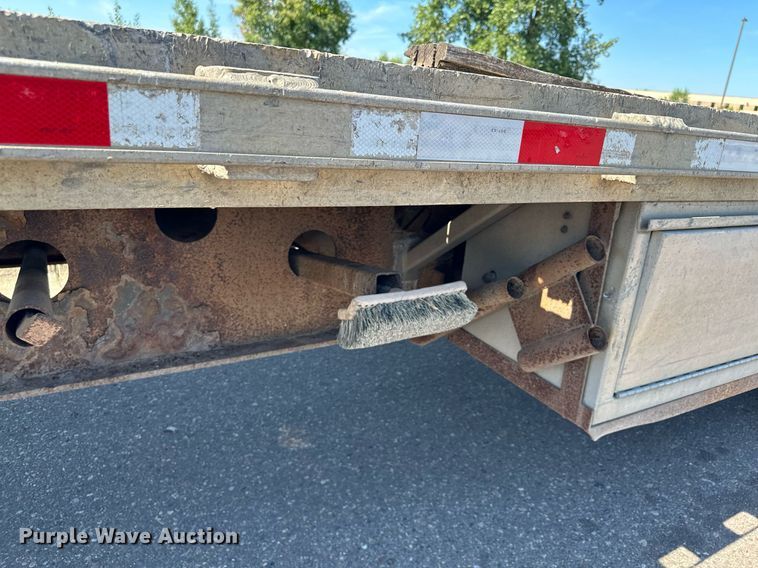 image for item DQ7338 2004 Transcraft D Eagle W2  drop deck trailer