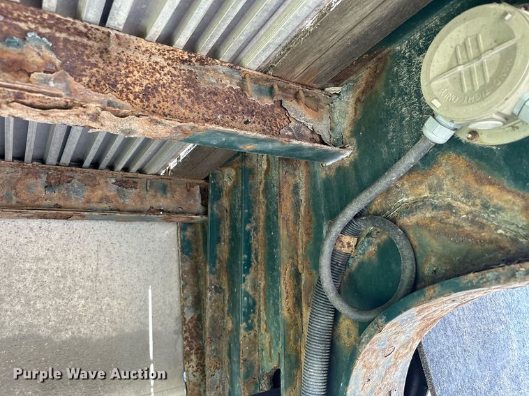 image for item DQ7338 2004 Transcraft D Eagle W2  drop deck trailer