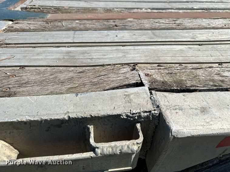 image for item DQ7338 2004 Transcraft D Eagle W2  drop deck trailer