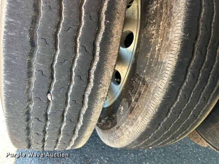 image for item DQ7338 2004 Transcraft D Eagle W2  drop deck trailer