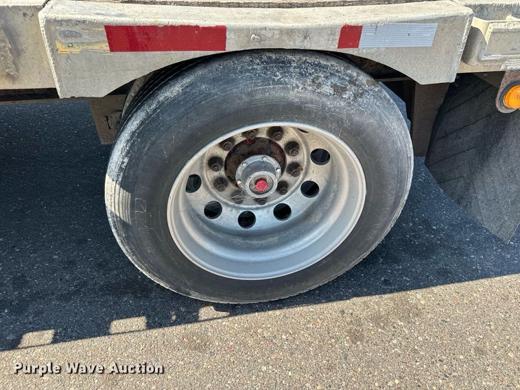 image for item DQ7338 2004 Transcraft D Eagle W2  drop deck trailer