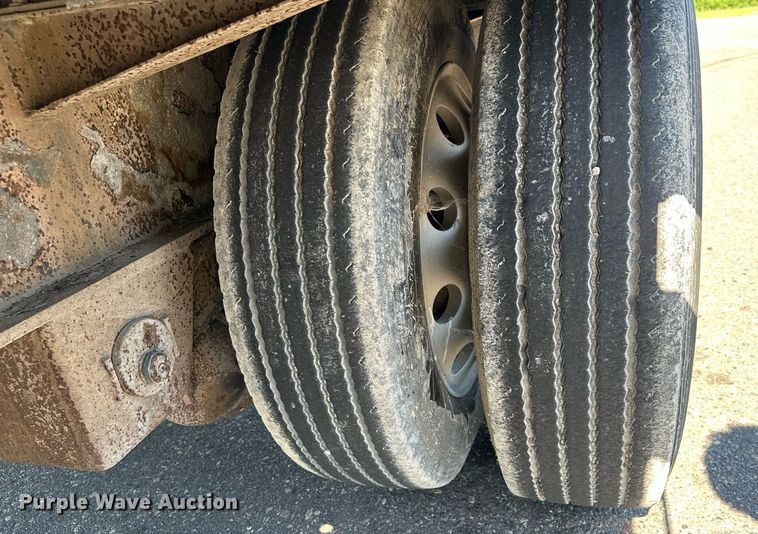 image for item DQ7338 2004 Transcraft D Eagle W2  drop deck trailer