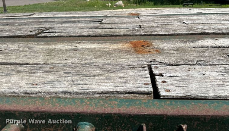 image for item DQ7340 1988 Transcraft  flatbed trailer