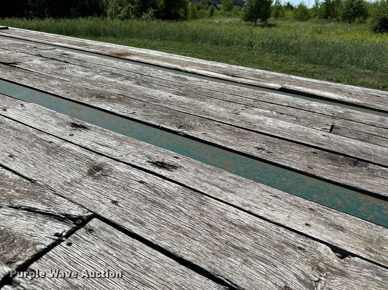 image for item DQ7340 1988 Transcraft  flatbed trailer