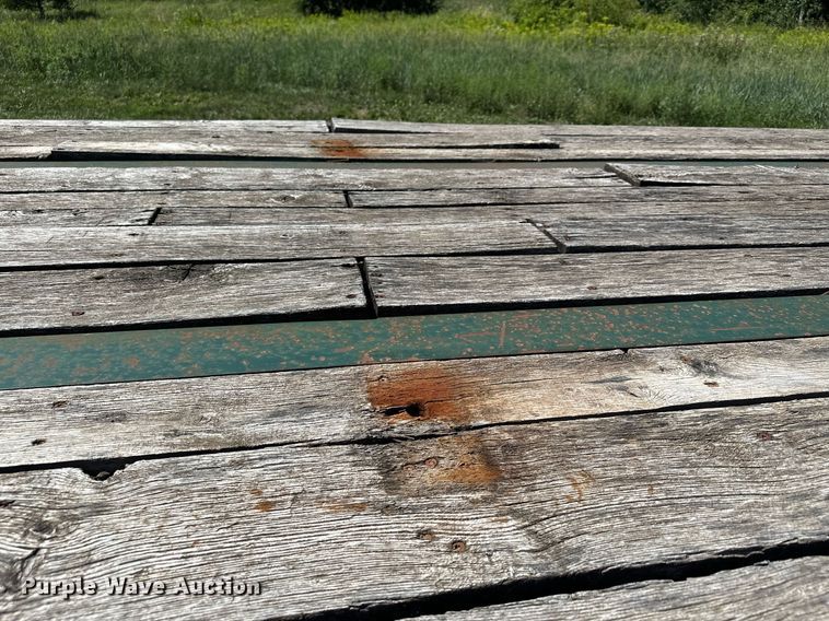 image for item DQ7340 1988 Transcraft  flatbed trailer