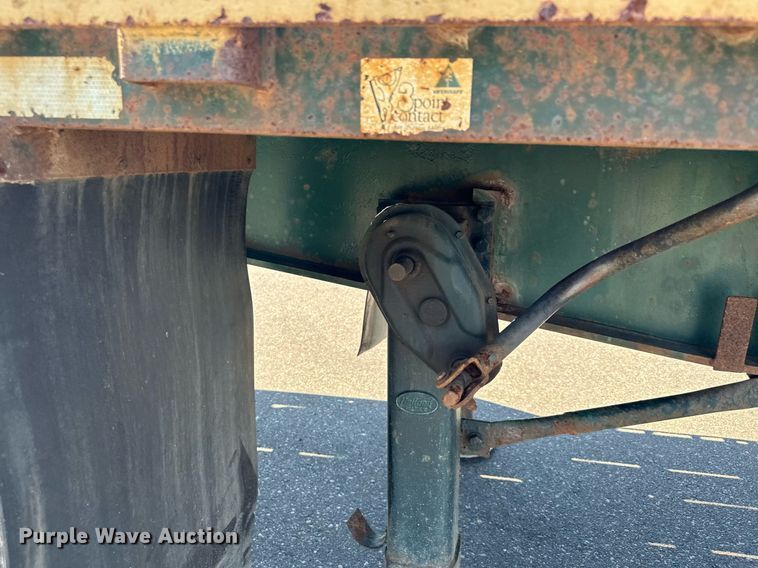 image for item DQ7340 1988 Transcraft  flatbed trailer