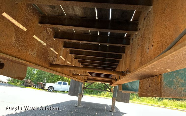 image for item DQ7340 1988 Transcraft  flatbed trailer