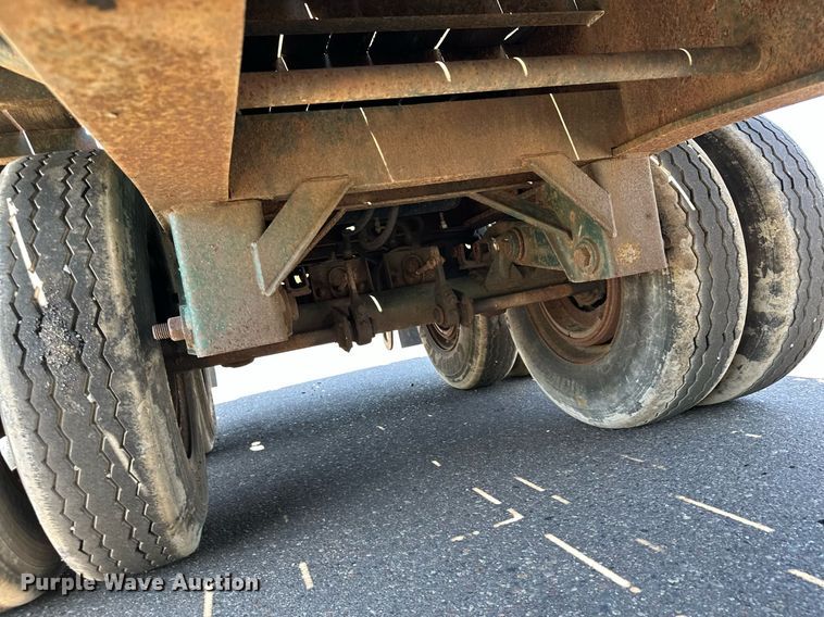 image for item DQ7340 1988 Transcraft  flatbed trailer